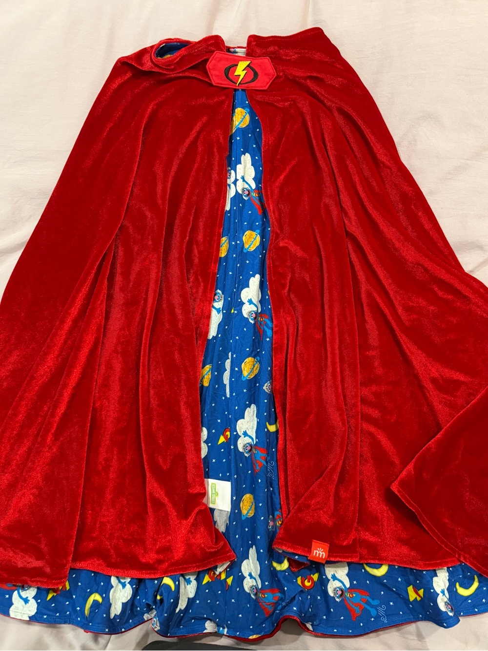 NWOT Magnetic Me Saseme street Cape 6-7Y